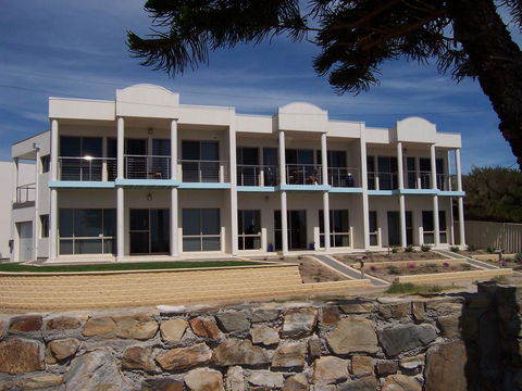 Christies Seahorse Holiday Townhouses - Holiday Sunshine Coast 0
