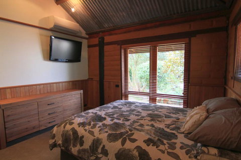 Cindy Cottage - Sunshine Coast Tourism 1