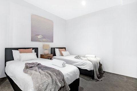 Circle Private Residences - Sunshine Coast Tourism 1