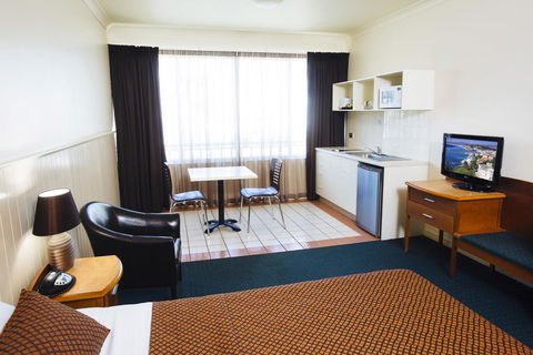 City Oasis Inn - Sunshine Coast Tourism 2