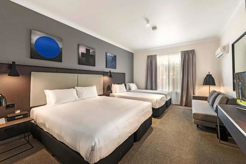CKS Sydney Airport Hotel (formerly Quality Hotel) - Sunshine Coast Tourism 1