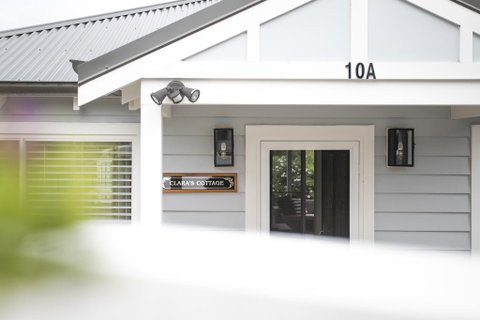 Claras Cottage - Sunshine Coast Tourism 1