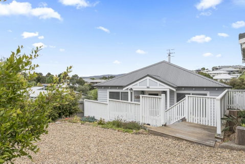 Claras Cottage - Sunshine Coast Tourism 0