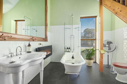 Claremont House - Sunshine Coast Tourism 3