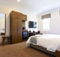 Clarendon Hotel Melbourne - Sunshine Coast Tourism