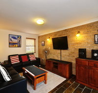 Close To The Main Surf Beach - Sunshine Coast Tourism