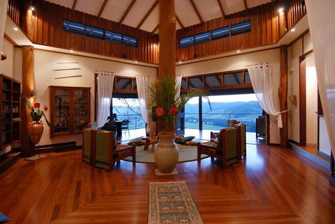 Cloud 9 - Sunshine Coast Tourism 2