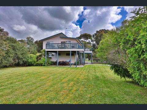 Cloudbreak At Inverloch - Pet Friendly Near Beach - Sunshine Coast Tourism 1