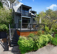 Cloudsong Chalet 1 - Close to the village centre - Holiday Sunshine Coast