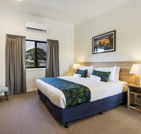 Club Maclean Motel - Holiday Sunshine Coast