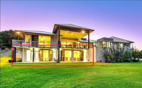 Club Valdy - Holiday Sunshine Coast 0