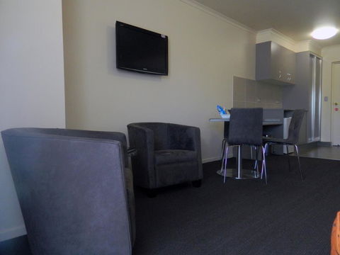 CluBarham Motel - Sunshine Coast Tourism 1