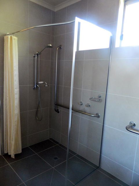 CluBarham Motel - Sunshine Coast Tourism 3