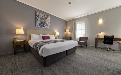 Coachmans Inn Warwick - Sunshine Coast Tourism 2