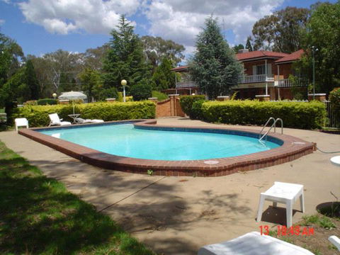 Coachmans Rest Motor Lodge - Sunshine Coast Tourism 1