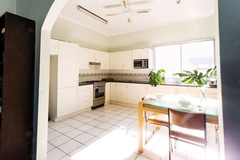 Coal D' Vine Cottage - Cessnock NSW - Sunshine Coast Tourism 0