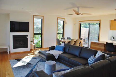 COASTAL BEAUTY ON BRUCE - Sunshine Coast Tourism 3