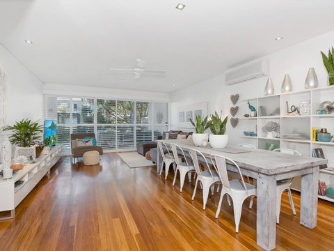 COASTAL CHIC @ CASUARINA - Sunshine Coast Tourism 0