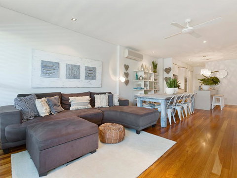 COASTAL CHIC @ CASUARINA - Sunshine Coast Tourism 3