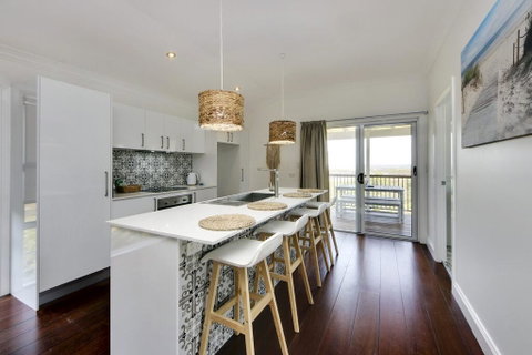 Coastal Hideaway - Sunshine Coast Tourism 1