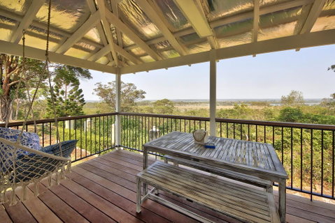Coastal Hideaway - Sunshine Coast Tourism 3