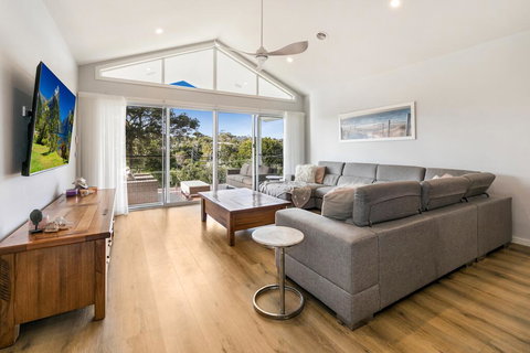 Coastal Living - Sunshine Coast Tourism 1