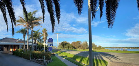 Coastal Waters Motor Inn - Sunshine Coast Tourism 1