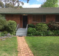 Cockatoo Corner - Armidale - Holiday Sunshine Coast