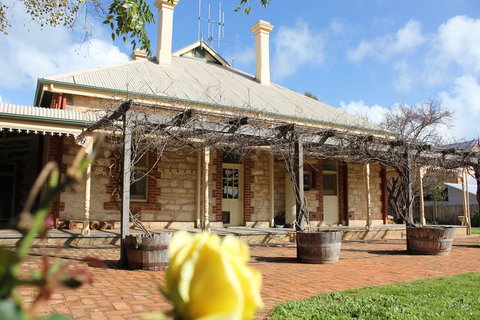 Cockburn House - Sunshine Coast Tourism 1
