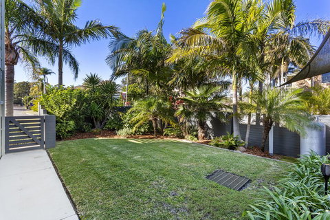 COCONUTS - Sunshine Coast Tourism 1