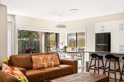 Cohoe - Holiday Sunshine Coast 2