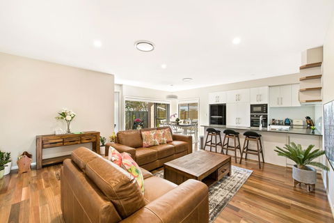 Cohoe - Holiday Sunshine Coast 0