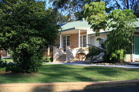 Colin's Garden - Sunshine Coast Tourism 0