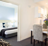 Collins Hotel - Holiday Sunshine Coast
