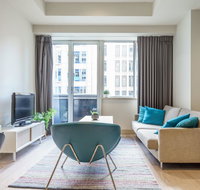 Collins St Chic with Netflix Free Wine Free Wifi - Holiday Sunshine Coast