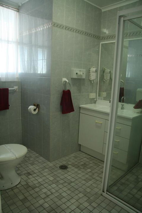 Colonial Court Motor Inn - Holiday Sunshine Coast 3