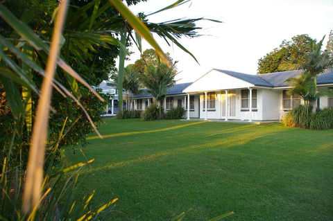 Colonial Court Motor Inn - Holiday Sunshine Coast 1