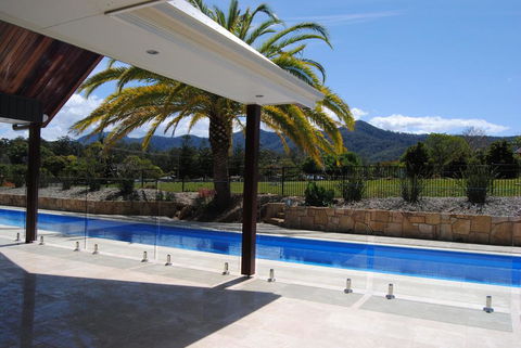 Colorado - Beauty Nestled In The Heart Of Bonville - Sunshine Coast Tourism 2
