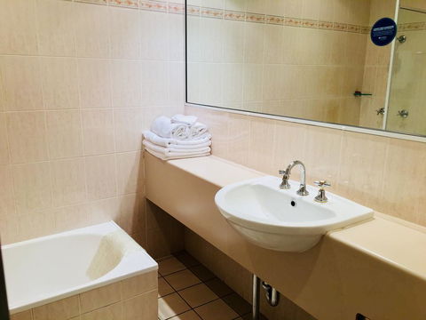 Comfort Inn Bushman's - Sunshine Coast Tourism 1