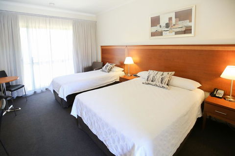 Comfort Inn Deakin Palms - Sunshine Coast Tourism 3