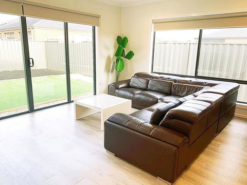 Comfortable 4BR 2Bath House Tarneit Melbourne - Sunshine Coast Tourism 1