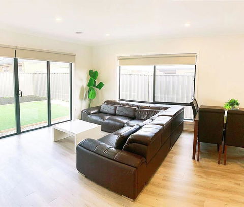 Comfortable 4BR 2Bath House Tarneit Melbourne - Sunshine Coast Tourism 3