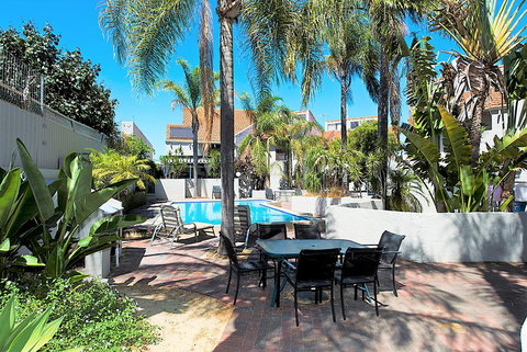 Como Mezzanine Retreat - Sunshine Coast Tourism 2