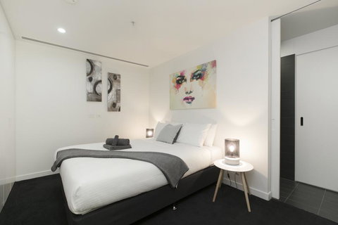 Complete Host Domain Apartments - Holiday Sunshine Coast 3