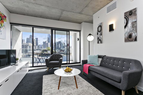 Complete Host Domain Apartments - Holiday Sunshine Coast 1