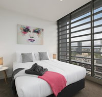 Complete Host Monarc Apartments - Holiday Sunshine Coast