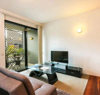 Contemporary 1 Bedroom Teneriffe Apartment with Pool and Gym - Sunshine Coast Tourism