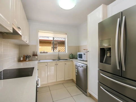 Contemporary 2 Bedroom Beachfront Apartment - Sunshine Coast Tourism 1