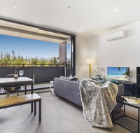 Convenient city apartment with resort-style extras - Holiday Sunshine Coast