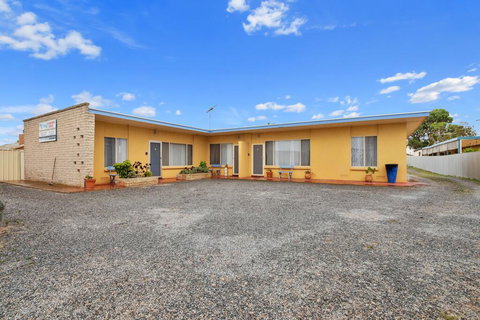 Coobowie Lodge - Holiday Sunshine Coast 3